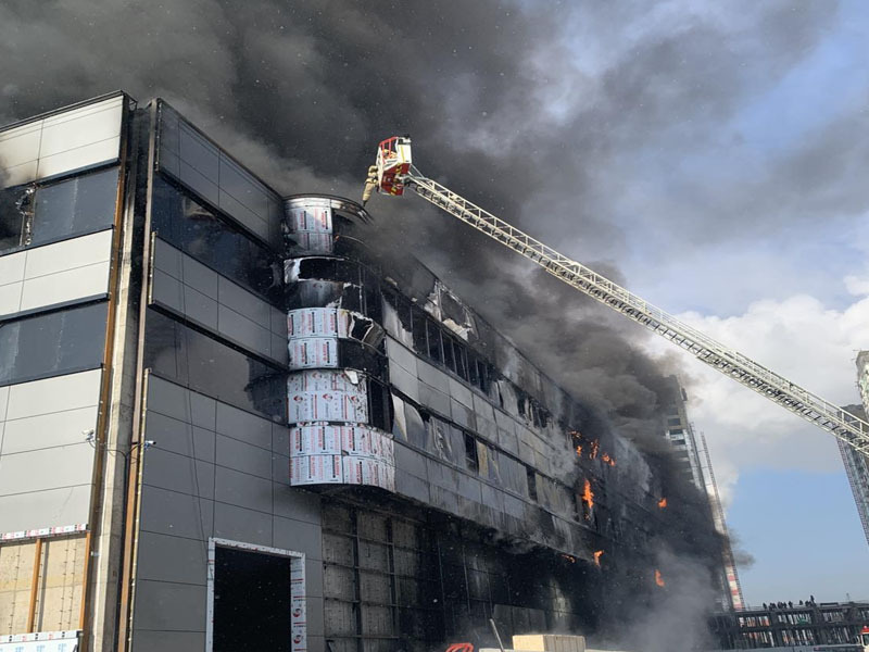 Гал түймрийг унтраахаар ажиллаж байна